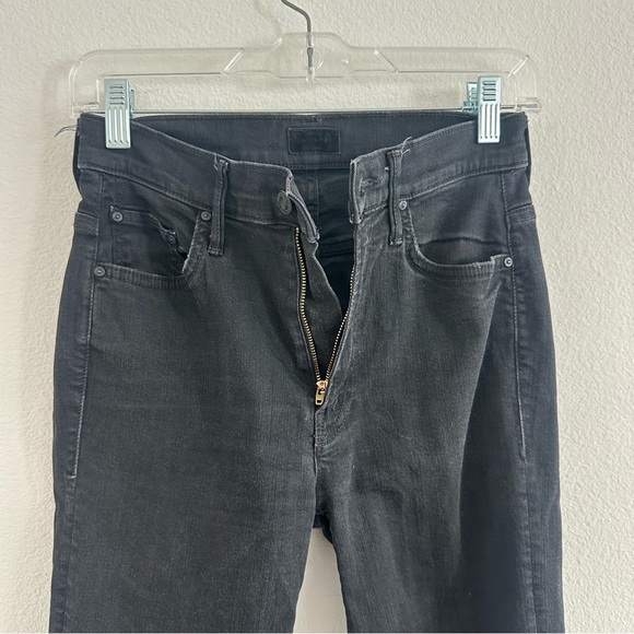 MOTHER Insider Crop Step Fray Jeans in Not Guilty Size: 27 - Picture 4 of 12